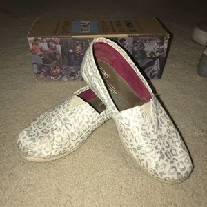 silver snow leopard toms